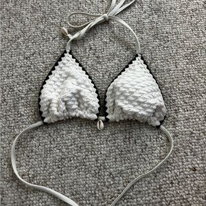 SHEIN White and Black Scalloped Bikini